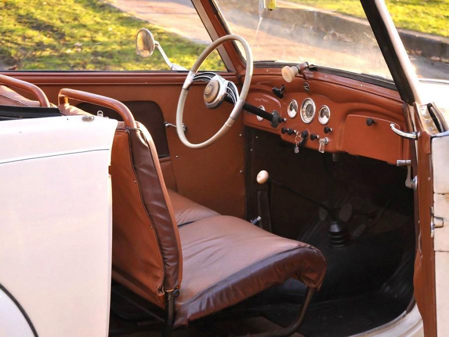 Интерьер Simca 8 Cabriolet 1938 года  (фото 3 из 6)